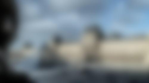 bg_louvre